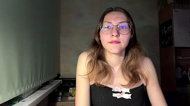 Snapshot of Miaaa_Moon chatting on 8, 6, 2026 Miaaa Moon online show from 8, 6, 2026