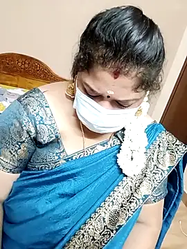 Snapshot of silk_rose05 chatting on 6, 3, 2026 silk rose05 online show from 6, 3, 2026