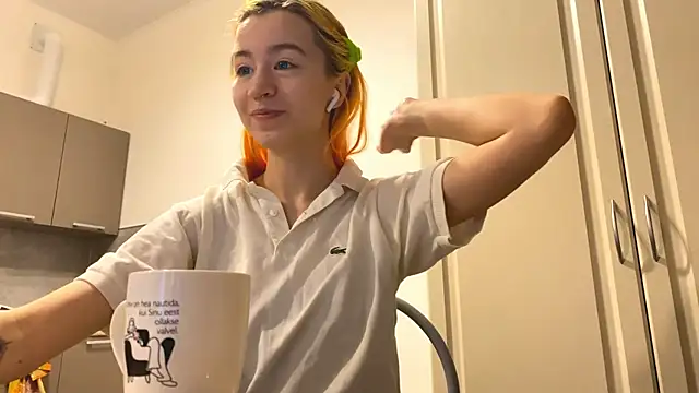 Snapshot of EmilyHein chatting on 8, 3, 2026 EmilyHein online show from 8, 3, 2026