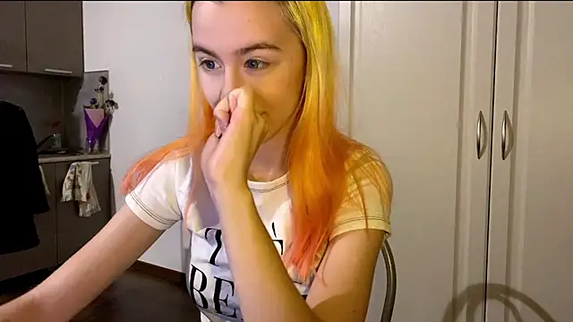 Snapshot of EmilyHein chatting on 15, 3, 2026 EmilyHein online show from 15, 3, 2026