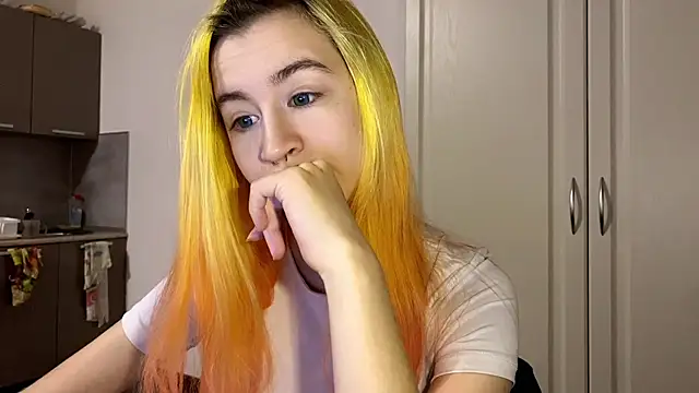 Snapshot of EmilyHein chatting on 22, 3, 2026 EmilyHein online show from 22, 3, 2026