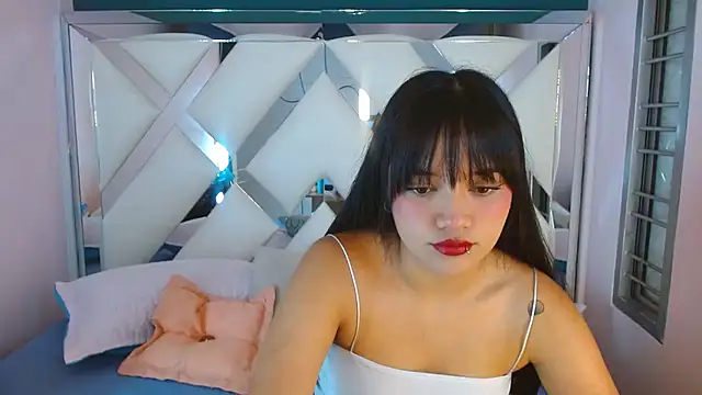 Snapshot of Kaytlin_James chatting on 3, 3, 2026 Kaytlin James online show from 3, 3, 2026