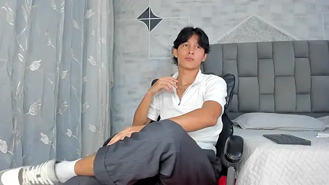 Snapshot of SalvatoreBenford chatting on 5, 2, 2026 SalvatoreBenford online show from 5, 2, 2026