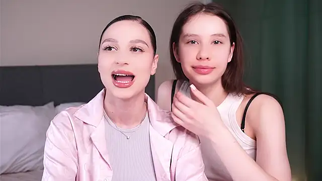 Snapshot of ZofiaSoshnik chatting on 14, 2, 2026 ZofiaSoshnik online show from 14, 2, 2026