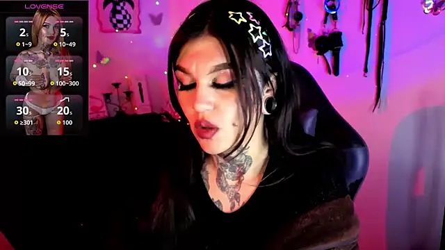 Zoeee 001 online show from 8, 3, 2026