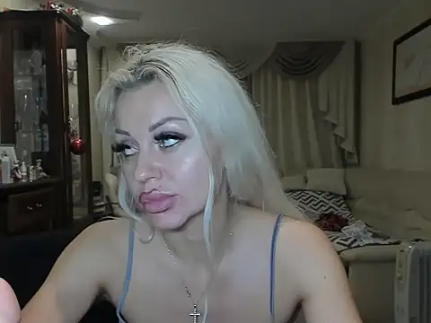 Snapshot of Roxxxy_Royce chatting on 18, 7, 2026 Roxxxy Royce online show from 18, 7, 2026
