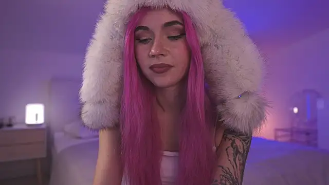 Sarah Pink online show from 23, 2, 2025