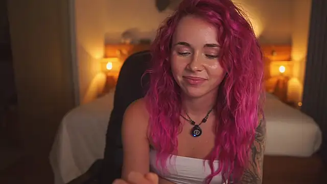 Sarah Pink online show from 28, 6, 2026