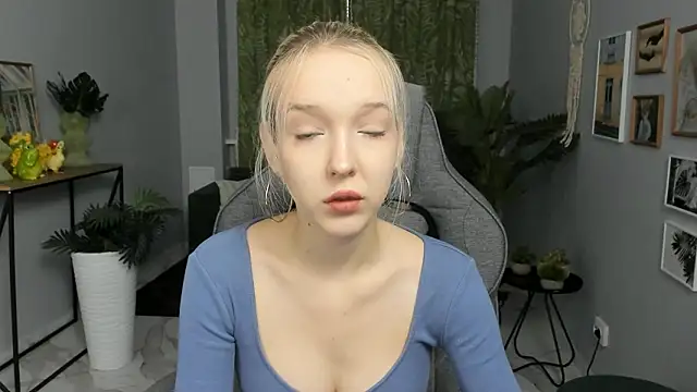 Snapshot of MaoqiBeverly chatting on 9, 3, 2026 MaoqiBeverly online show from 9, 3, 2026