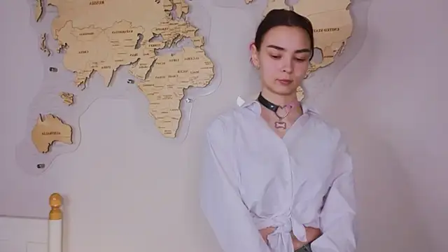 Snapshot of EddieChery chatting on 4, 2, 2026 EddieChery online show from 4, 2, 2026