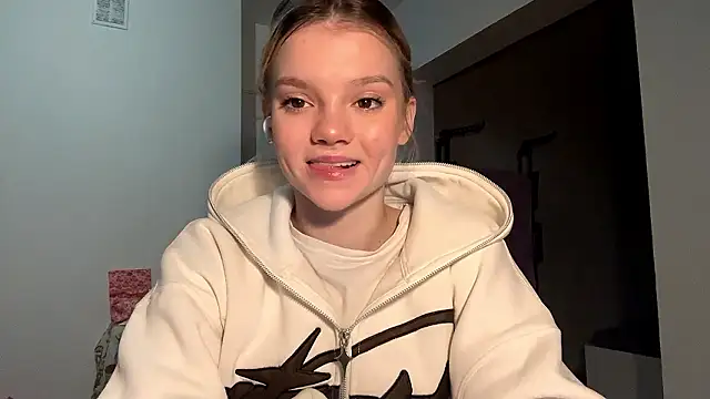 Snapshot of Tiffany_Muse chatting on 6, 3, 2026 Tiffany Muse online show from 6, 3, 2026