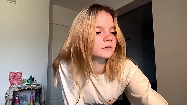 Snapshot of Tiffany_Muse chatting on 8, 3, 2026 Tiffany Muse online show from 8, 3, 2026