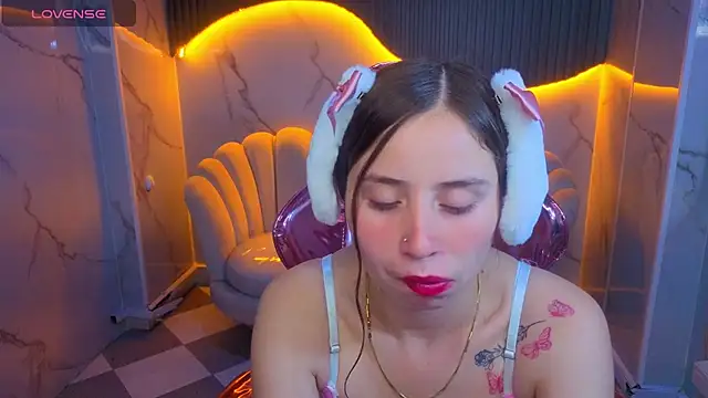Ariana18 b online show from 24, 6, 2026