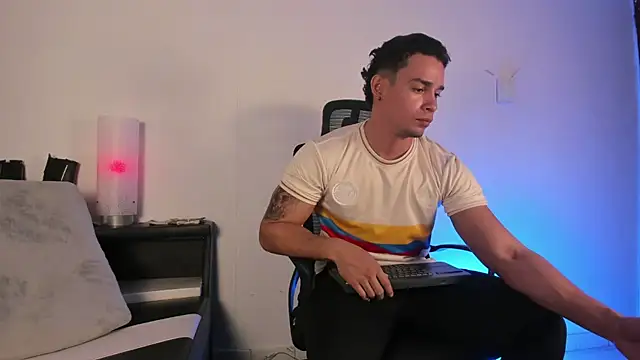 CRISTHIAN WOLF1 online show from 3, 7, 2026