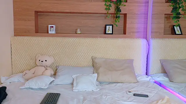 VioletBloomm online show from 17, 2, 2026