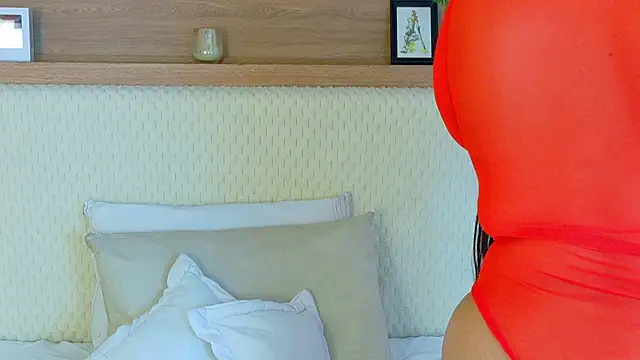 VioletBloomm online show from 19, 3, 2026