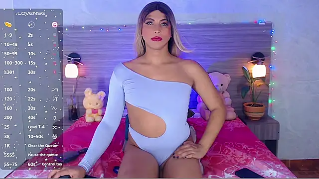 Snapshot of Sophia_Valentina chatting on 7, 7, 2026 Sophia Valentina online show from 7, 7, 2026