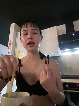 Just-Lilly online show from 7, 2, 2026