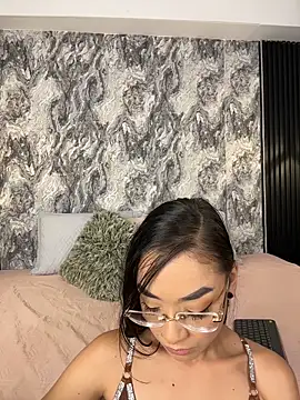 Mialarouse online show from 10, 2, 2026