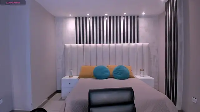 OrianaFontaine online show from 11, 3, 2026