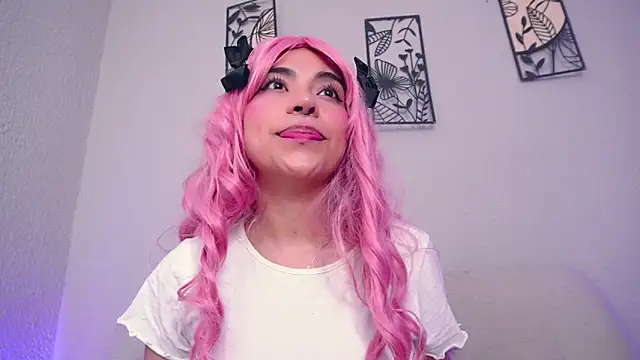 loveegirll1 online show from 1, 3, 2026