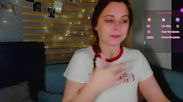 Alice Wanderr online show from 16, 3, 2026