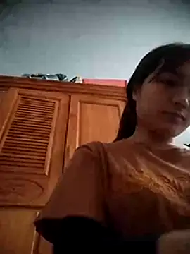 Snapshot of cute-hiphop chatting on 4, 6, 2026 cute-hiphop online show from 4, 6, 2026