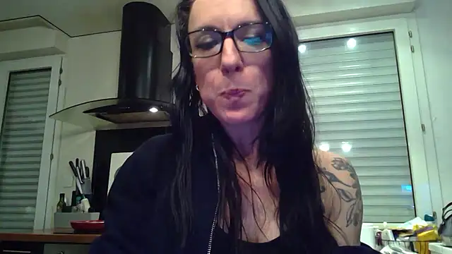 Snapshot of FITGIRL-MAEVA chatting on 3, 3, 2026 FITGIRL-MAEVA online show from 3, 3, 2026