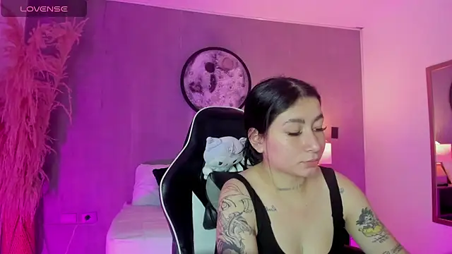 charlottee27  online show from 27, 5, 2026