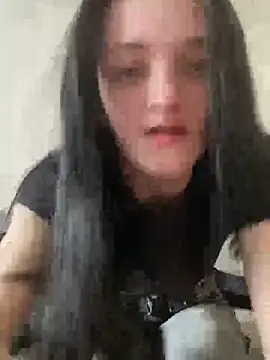 LeonieClaire online show from 9, 3, 2026