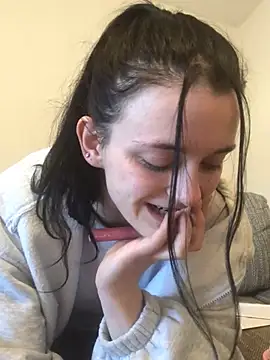 LeonieClaire online show from 17, 3, 2026