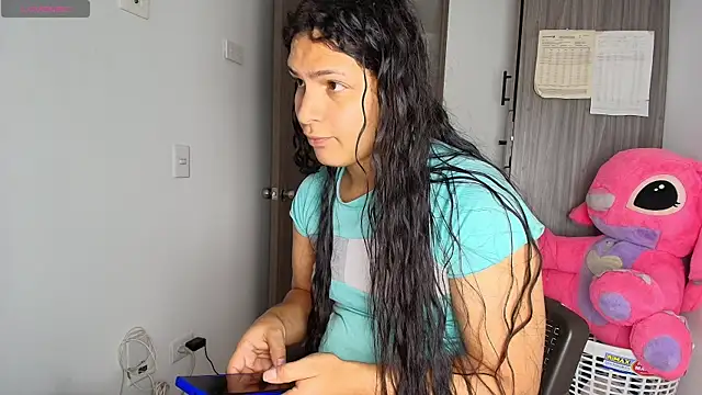 Snapshot of alys_love chatting on 17, 3, 2026 alys love online show from 17, 3, 2026