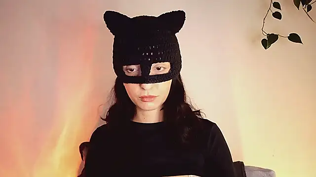 Onirica L online show from 15, 7, 2026