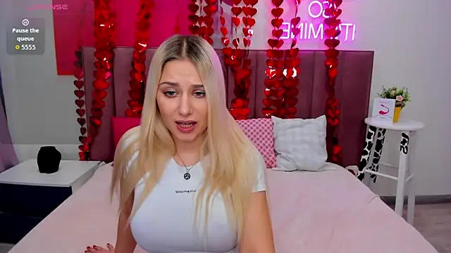 Snapshot of MIla_Stunning chatting on 11, 2, 2026 MIla Stunning online show from 11, 2, 2026