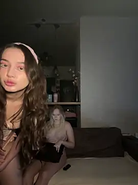 Snapshot of RollDollsi chatting on 19, 2, 2026 RollDollsi online show from 19, 2, 2026