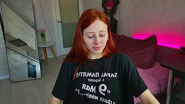 Weisser Moon online show from 18, 3, 2026