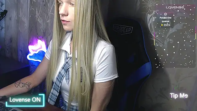 Shiny Victoria online show from 25, 7, 2026