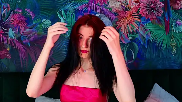 Snapshot of NicoleLuxe chatting on 7, 7, 2026 NicoleLuxe online show from 7, 7, 2026