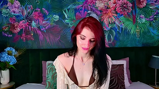 Snapshot of NicoleLuxe chatting on 10, 7, 2026 NicoleLuxe online show from 10, 7, 2026