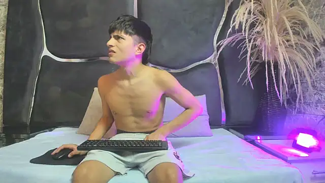 SaxxybunnyAndJayzzy online show from 25, 6, 2026