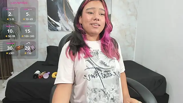 Lilith traviis online show from 2, 3, 2026