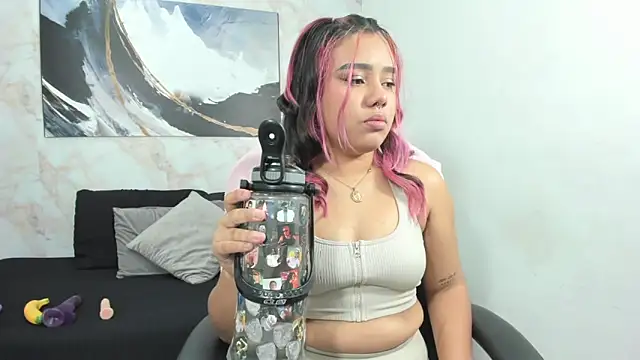 Lilith traviis online show from 5, 3, 2026