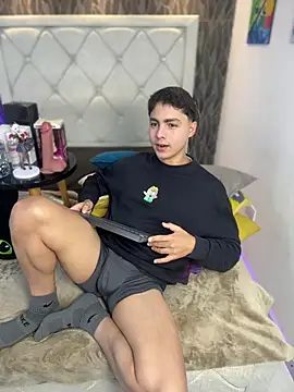 Samu Hott online show from 3, 2, 2026