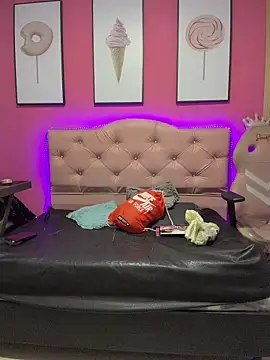 Snapshot of Karolaiin_LS chatting on 10, 3, 2026 Karolaiin LS online show from 10, 3, 2026