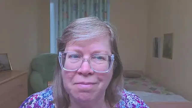 Emma Eclipsee online show from 5, 4, 2026