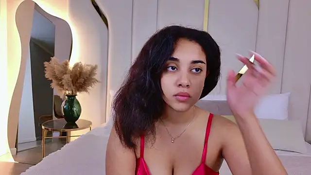 Luna Cortier online show from 4, 8, 2026
