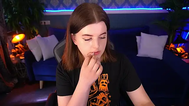 KristiFoxy online show from 4, 7, 2026
