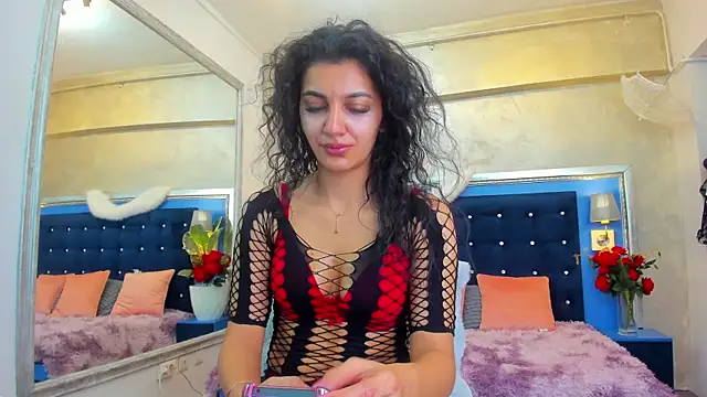 YasmineDelight online show from 6, 2, 2026