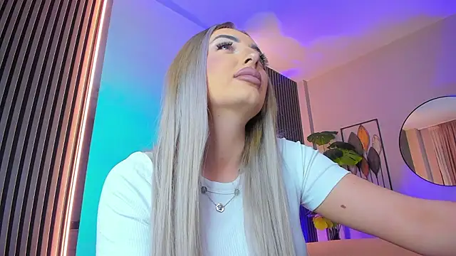 Snapshot of MissObsidian chatting on 7, 3, 2026 MissObsidian online show from 7, 3, 2026