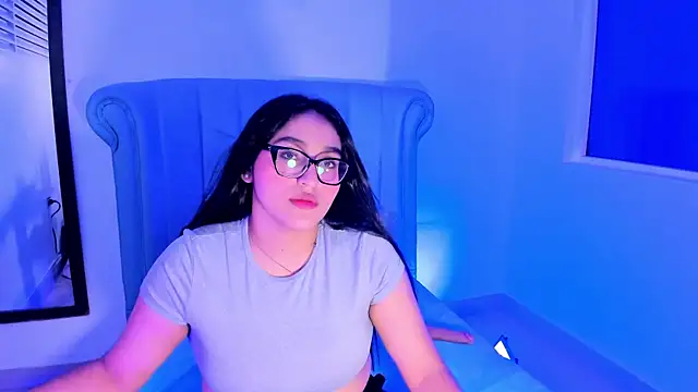 Snapshot of Lya_dubois_ chatting on 26, 7, 2026 Lya dubois online show from 26, 7, 2026